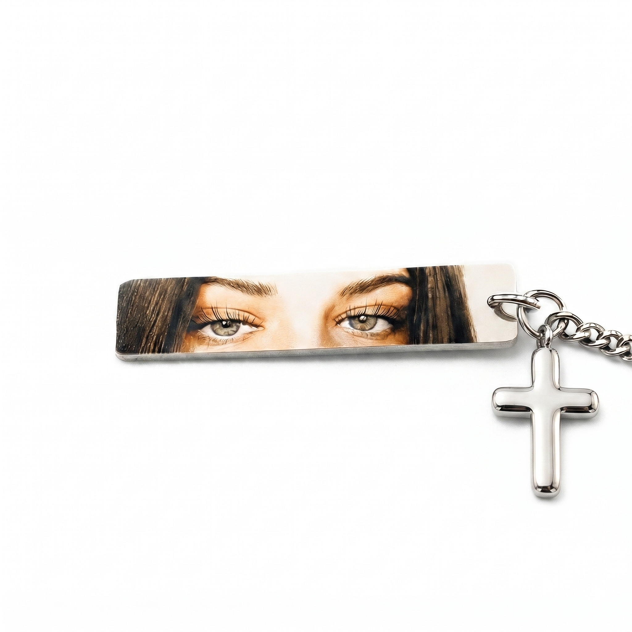 Llavero Mirada Eterna con charm de Cruz