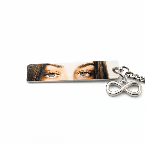 Llavero Mirada Eterna con charm de Infinito