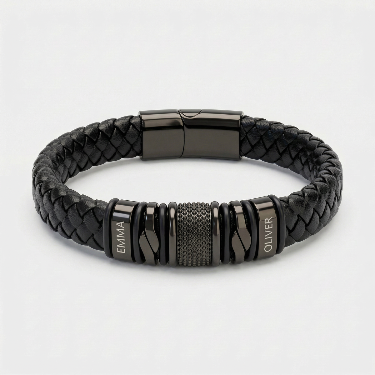 Pulsera negra trenzada para hombre con dos nombres grabados en piezas de acero