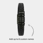 Pulsera negra con varias piezas para grabar nombres