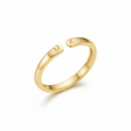 Anillo ajustable dorado con las iniciales M y K grabadas