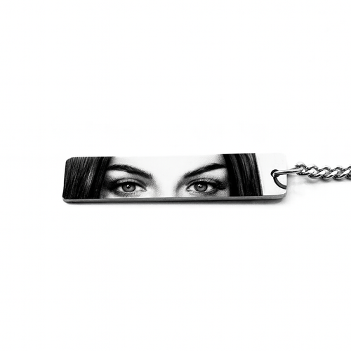 Llavero Mirada Eterna plateado con foto personalizada de unos ojos