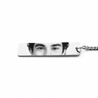 Llavero plateado personalizado con la mirada de una persona especial