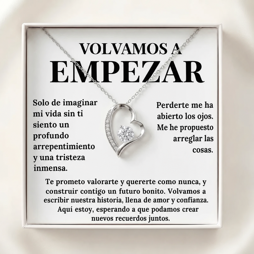 Collar de corazón con baño de oro blanco en el estuche estándar, con la tarjeta «Volvamos a empezar»